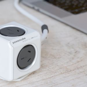 ALARGUE POWER CUBE 5 TOMAS C/ CABLE DE 1,5 MTS STAND BY - Vista 3